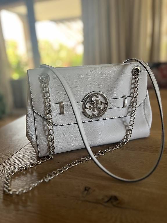Borse da donna: Guess Handtasche – Usato da Rorschach venduto da Iuliana03 1