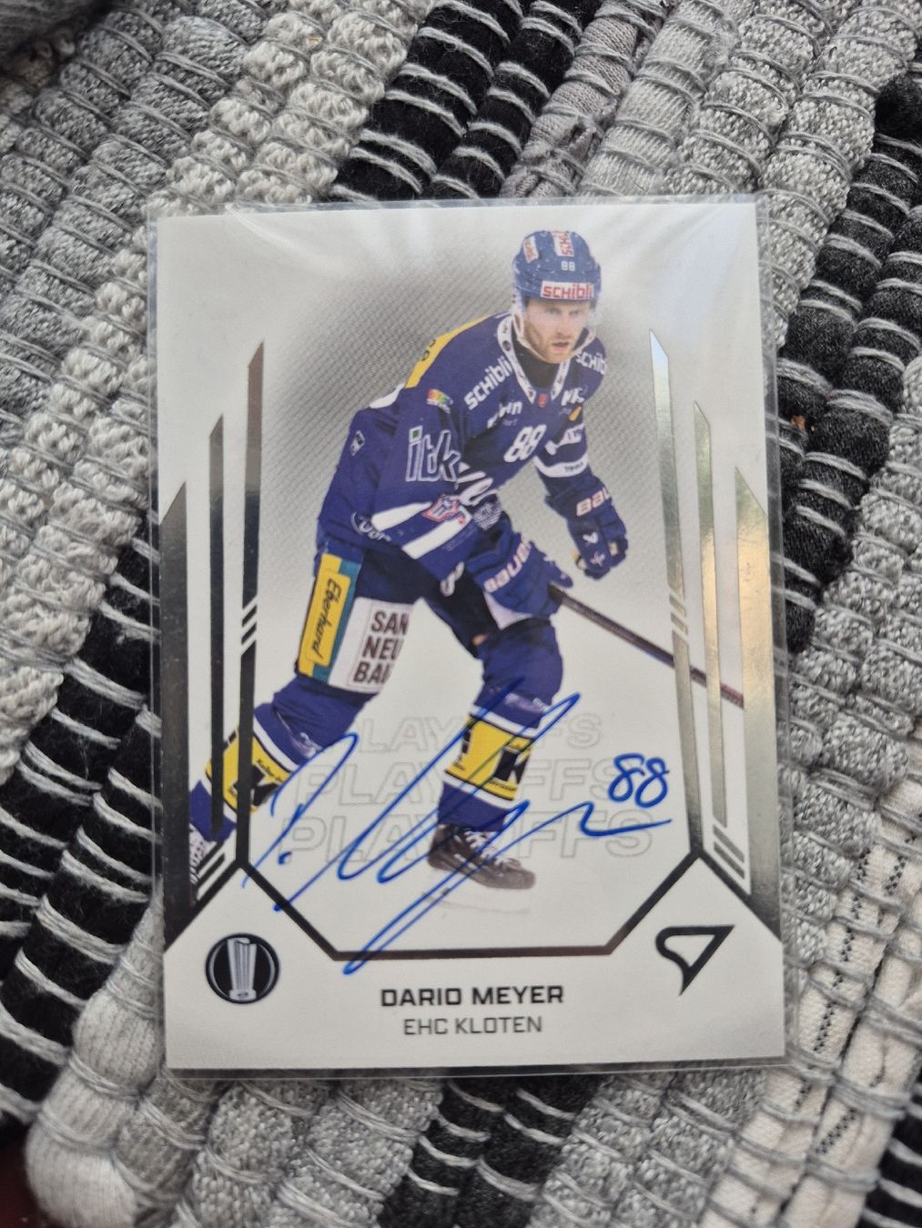 Sportzoo Cartes à collectionner: Dario Meyer EHC Kloten – Neuf avec emballage d'origine à Illnau par Gekko84