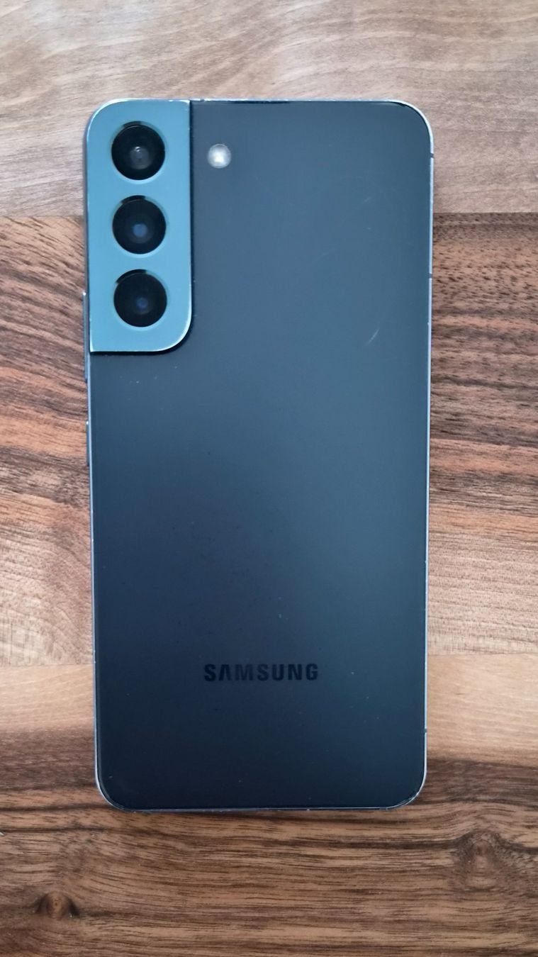 Samsung Telefoni cellulari / Smartphones: Samsung Galaxy S22 gebraucht mit Hülle – Usato da Zürich venduto da bollerom 1