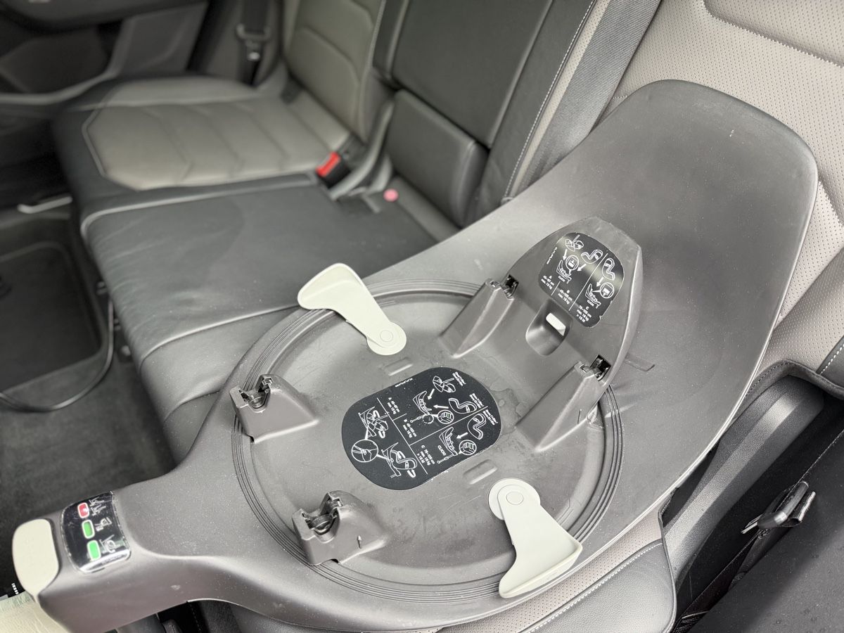 Cybex Seggiolini per auto: Cybex Babyschale mit Isofixstation – Usato da Mauren venduto da Sascha_M 4