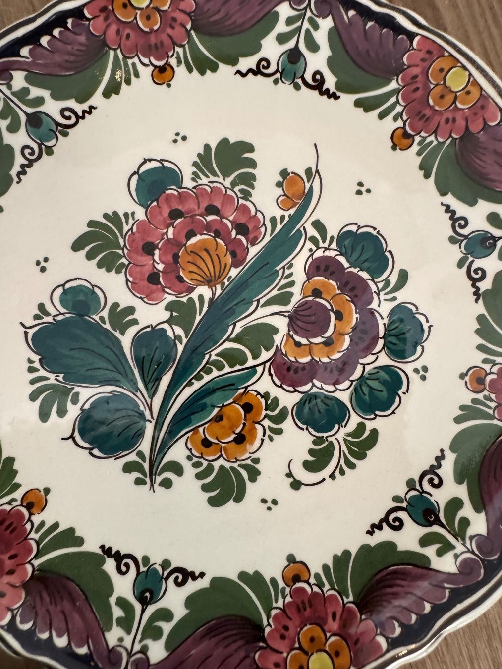 Piatti: Delft Polychrome 1977 Teller Handpainted Holland D: 22cm – Usato da Fislisbach venduto da chili2006 2