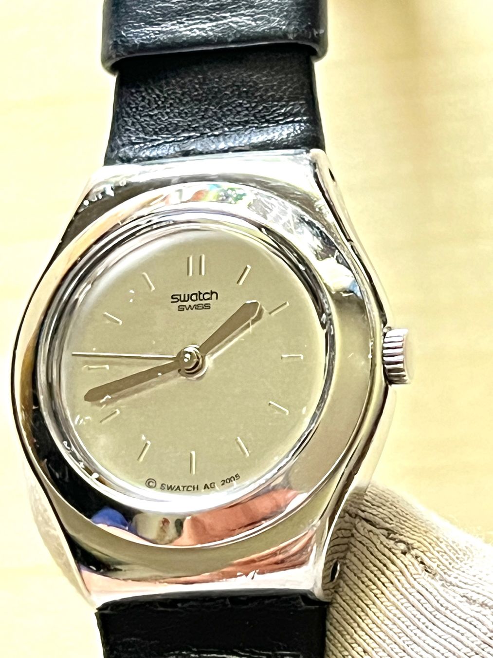 Swatch Orologi: Swatch Damenuhr Lederarmband Silberfarben – Usato da Grenchen venduto da chththl 6