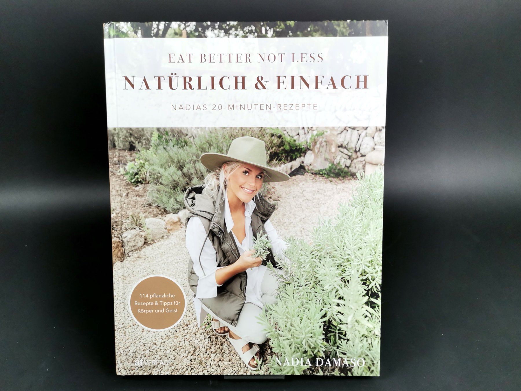 Bücher: BUCH Eat better not less Natürlich & Einfach – Gebraucht aus Schaffhausen von Restwert_SH