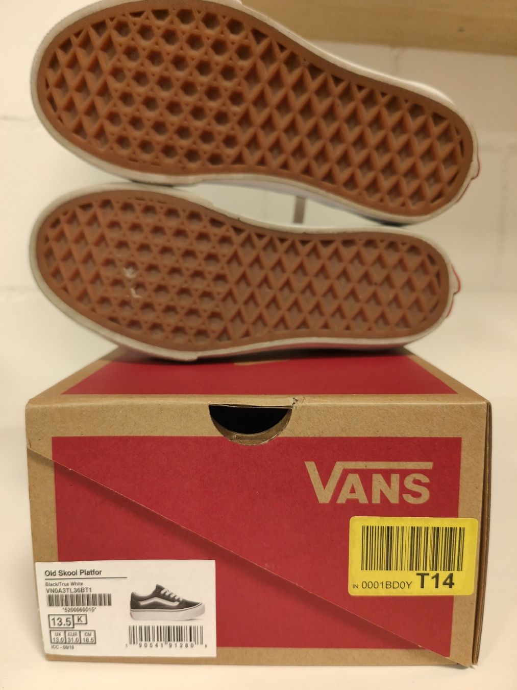 Schuhe für Jungen: Vans Old Skool Platform schwarz Grösse 31. – Gebraucht aus Veltheim AG von Di.N.C.G 3
