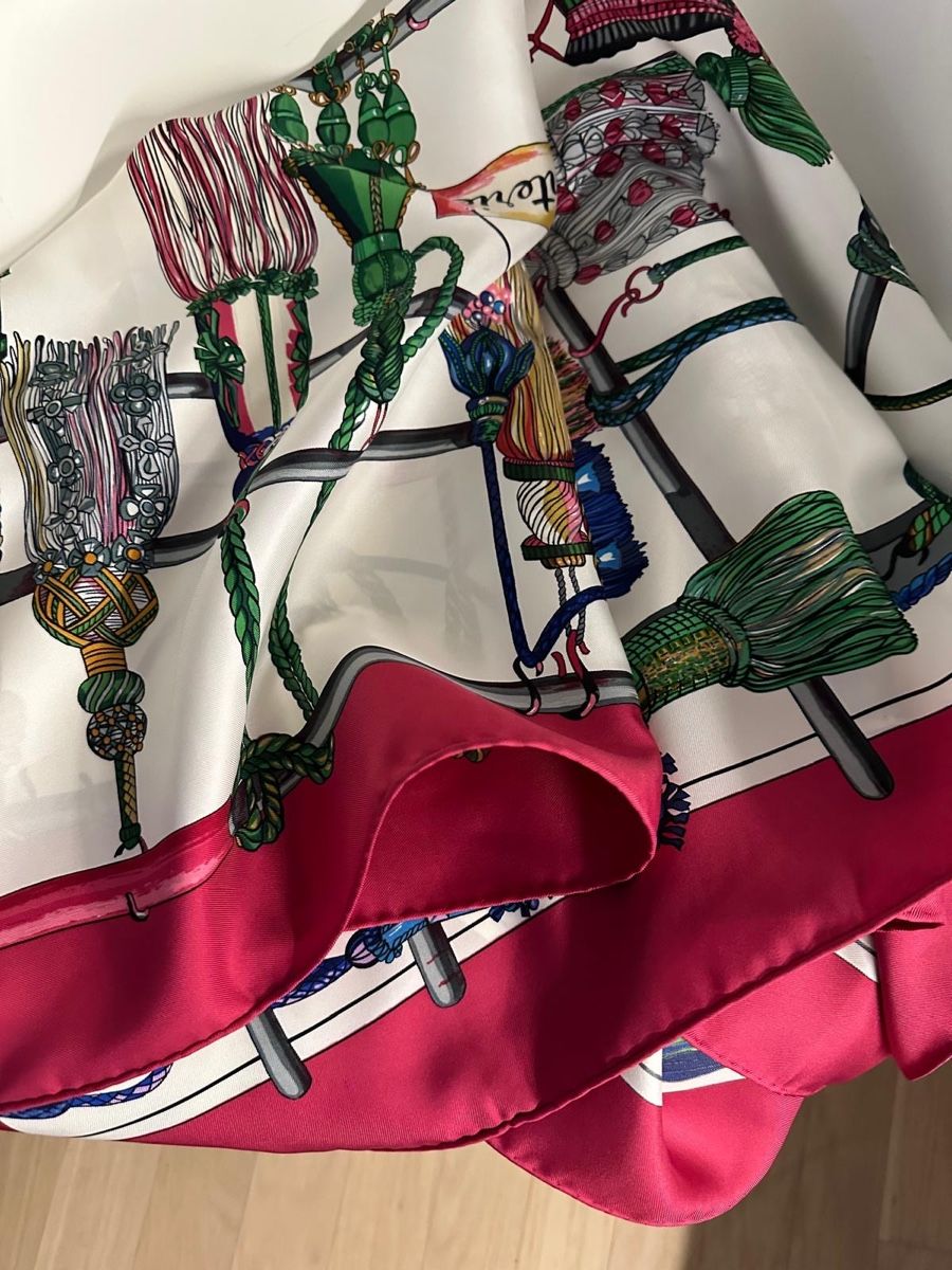 Hermès Foulard & Sciarpe: Hermès Seidentuch "Passementerie" – Nuovo (secondo la descrizione) da Binningen venduto da Yuliya15 3