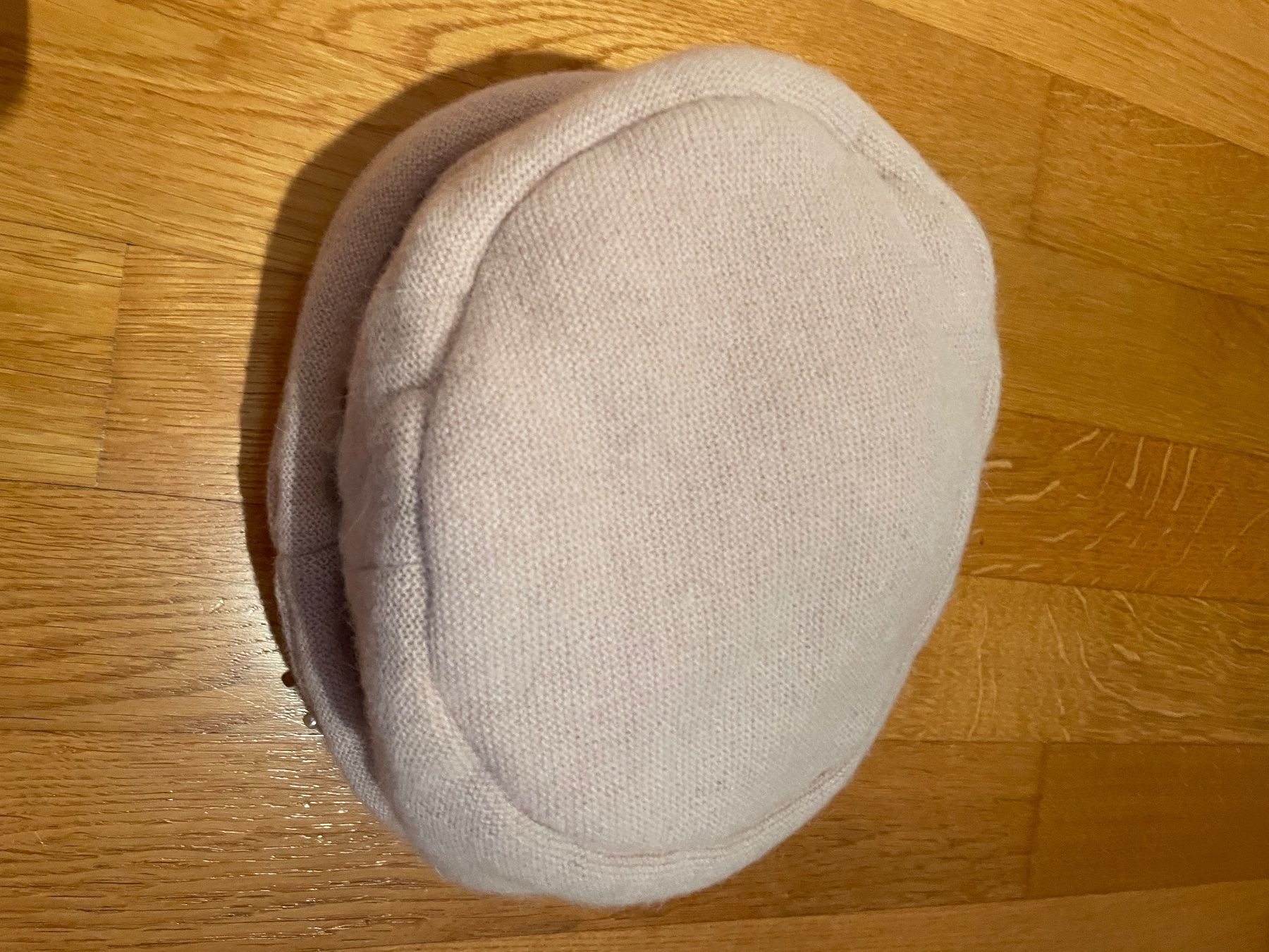 Copricapi, berretti & cappellini: Elegante Wintermütze mit Perlen, beige-rosa – Usato da Münchenstein venduto da nel_57mj 3