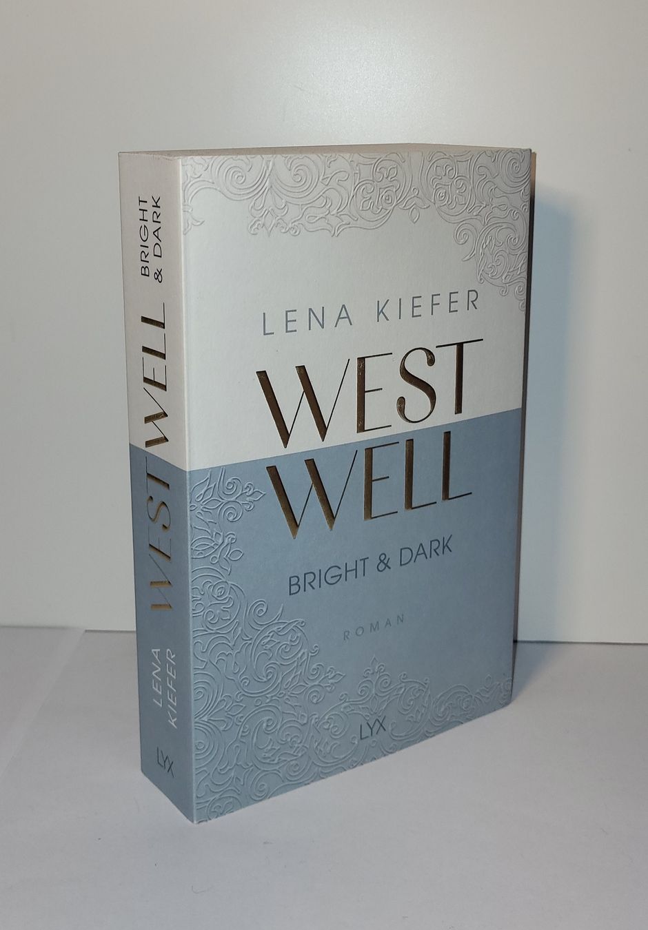 Livres: West Well - Bright & Dark – D'occasion à Uzwil par jae_8khn