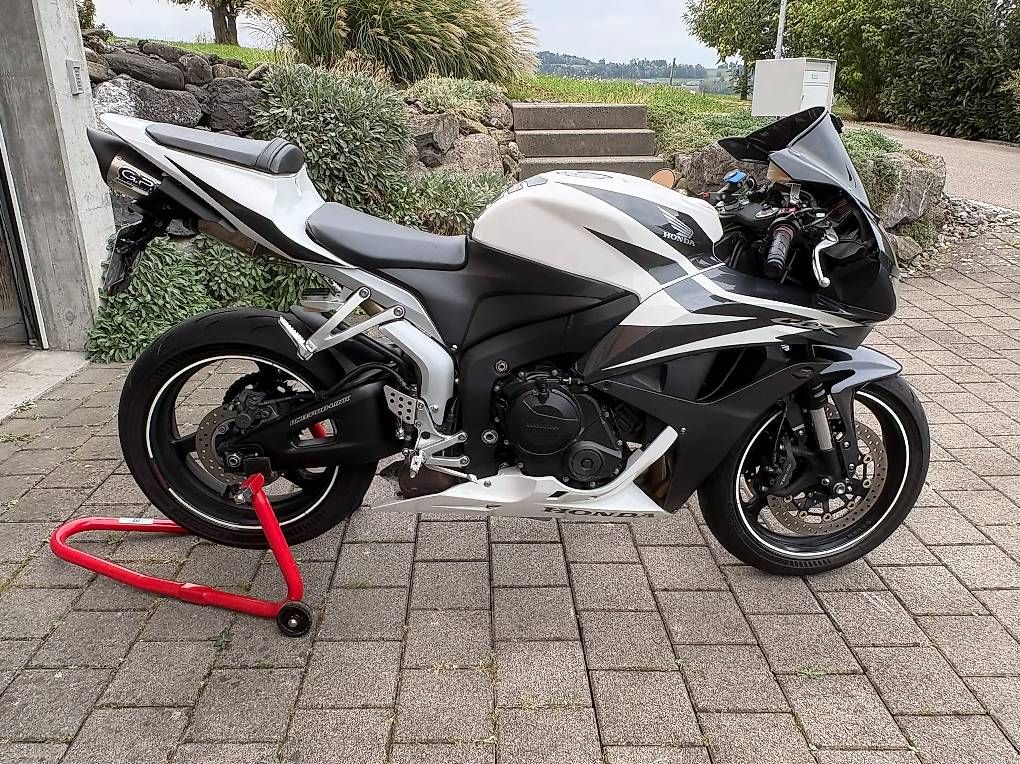 Route: HONDA CBR 600 RR – D'occasion à Niederhelfenschwil par Harty_05 1