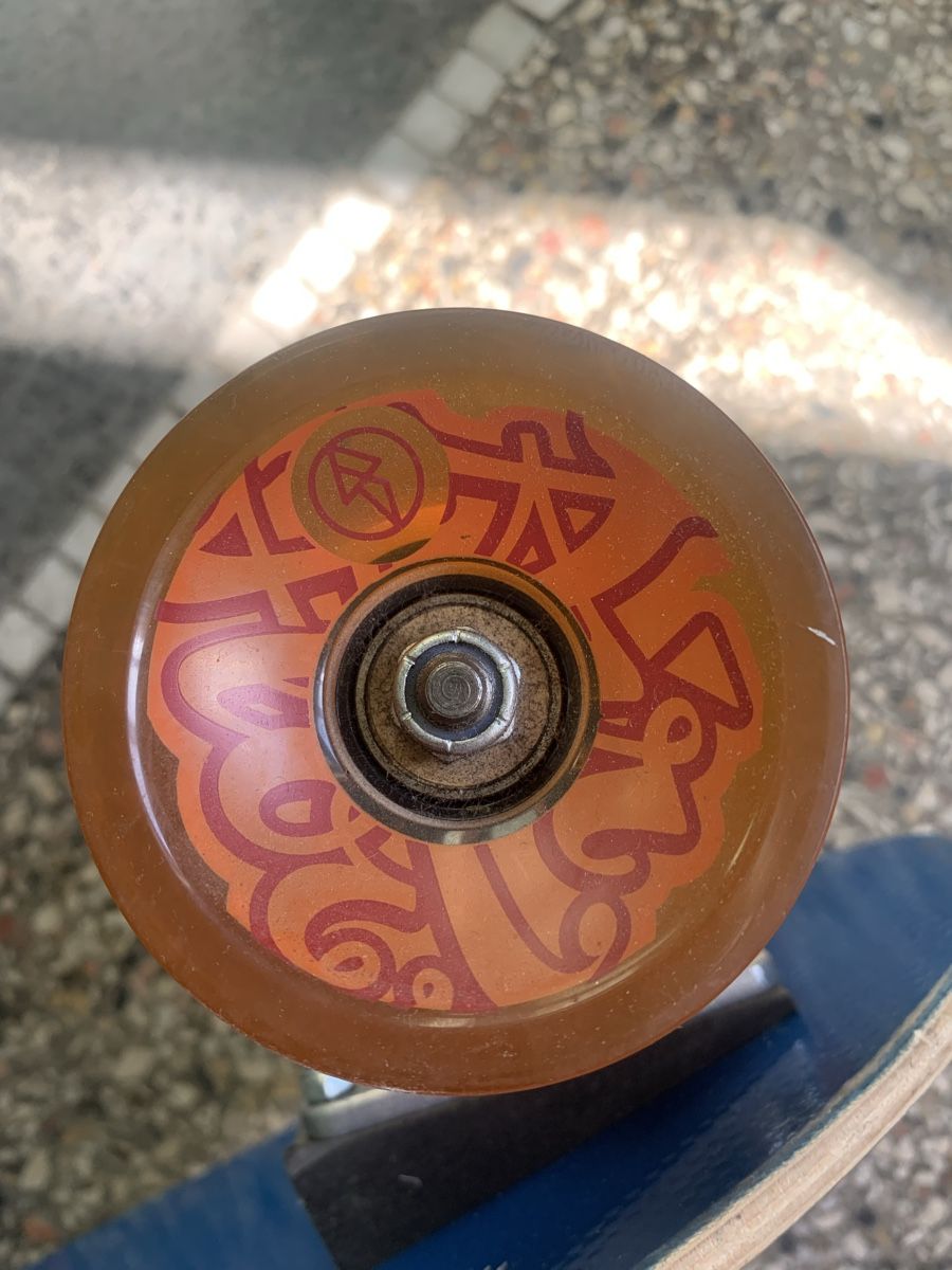 Skateboards: Longboard blau mit Tracker Race Trax trucks – Usato da Zürich venduto da MerlinLev 3