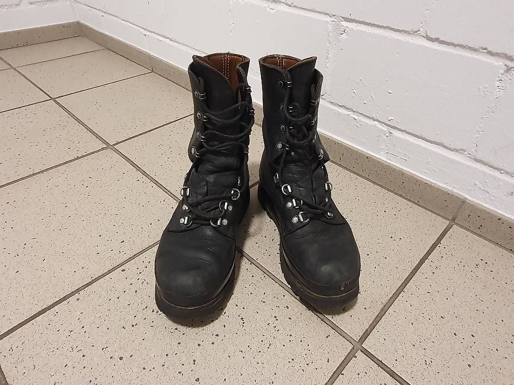 Scarpe da uomo: Kampfstiefel, Grösse 42 – Usato da Romanshorn venduto da chr_ffc5