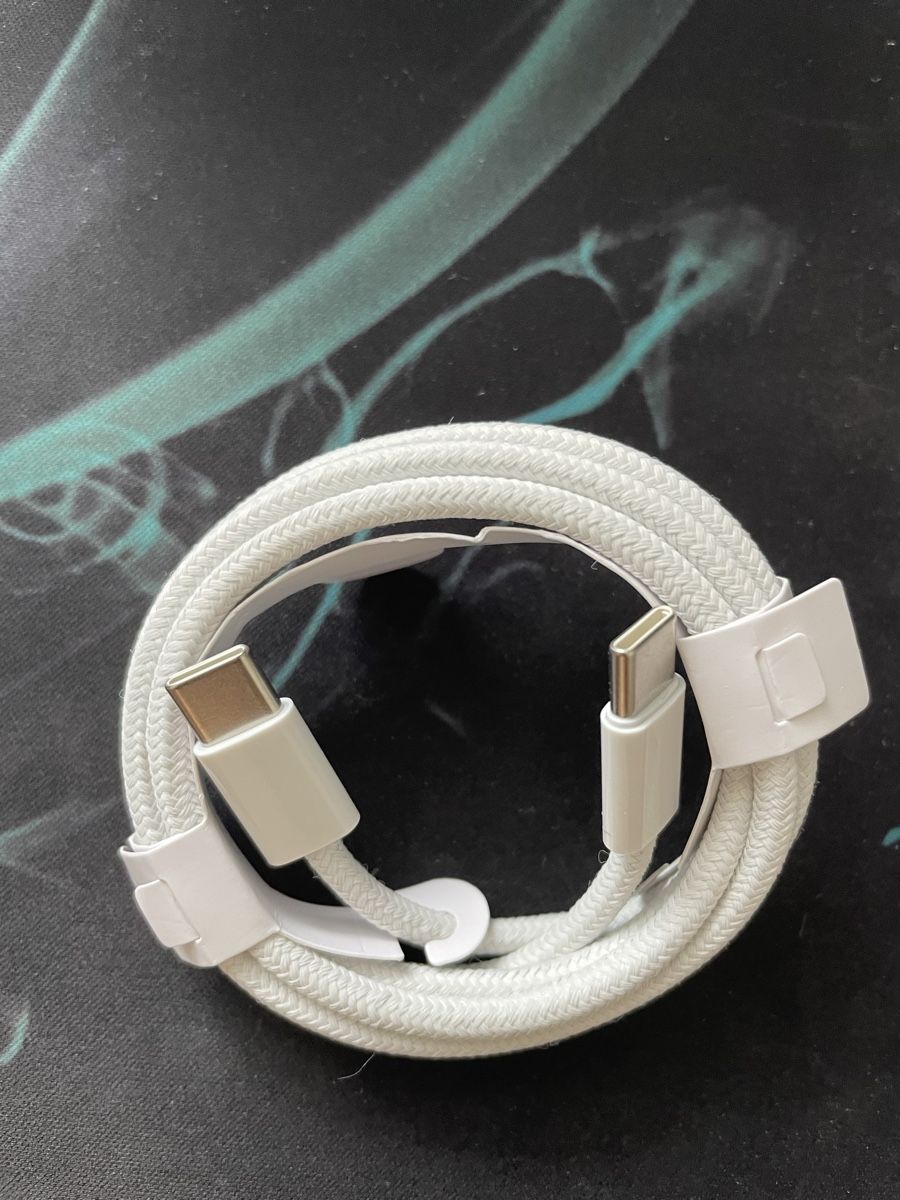 Cavi: Neues USB-C auf USB-C Kabel, 1 m – Nuovo e nell'imballaggio originale da Wädenswil venduto da dai_2bcv
