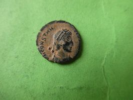 uralte Bronzemünze 15 mm     1.37 g