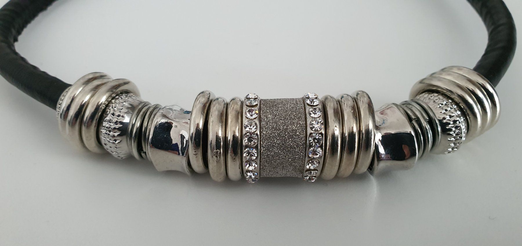 Catenine: Halskette mit Strass, ca. 21cm lang – Usato da Jona venduto da VivianPatrick