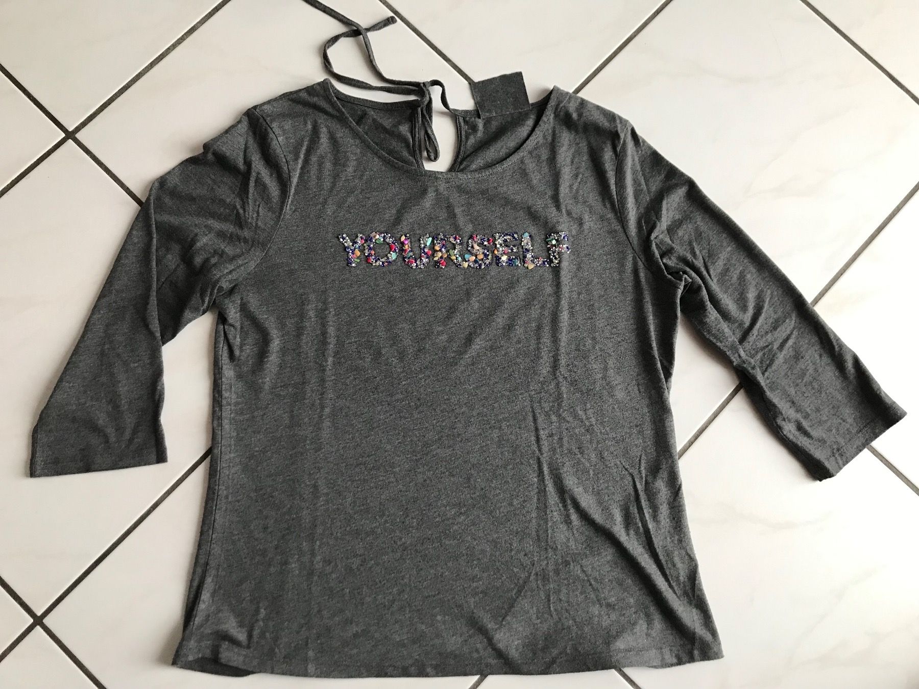 T-shirt: T-shirt Yourself – Usato da Montalchez venduto da Azurea79