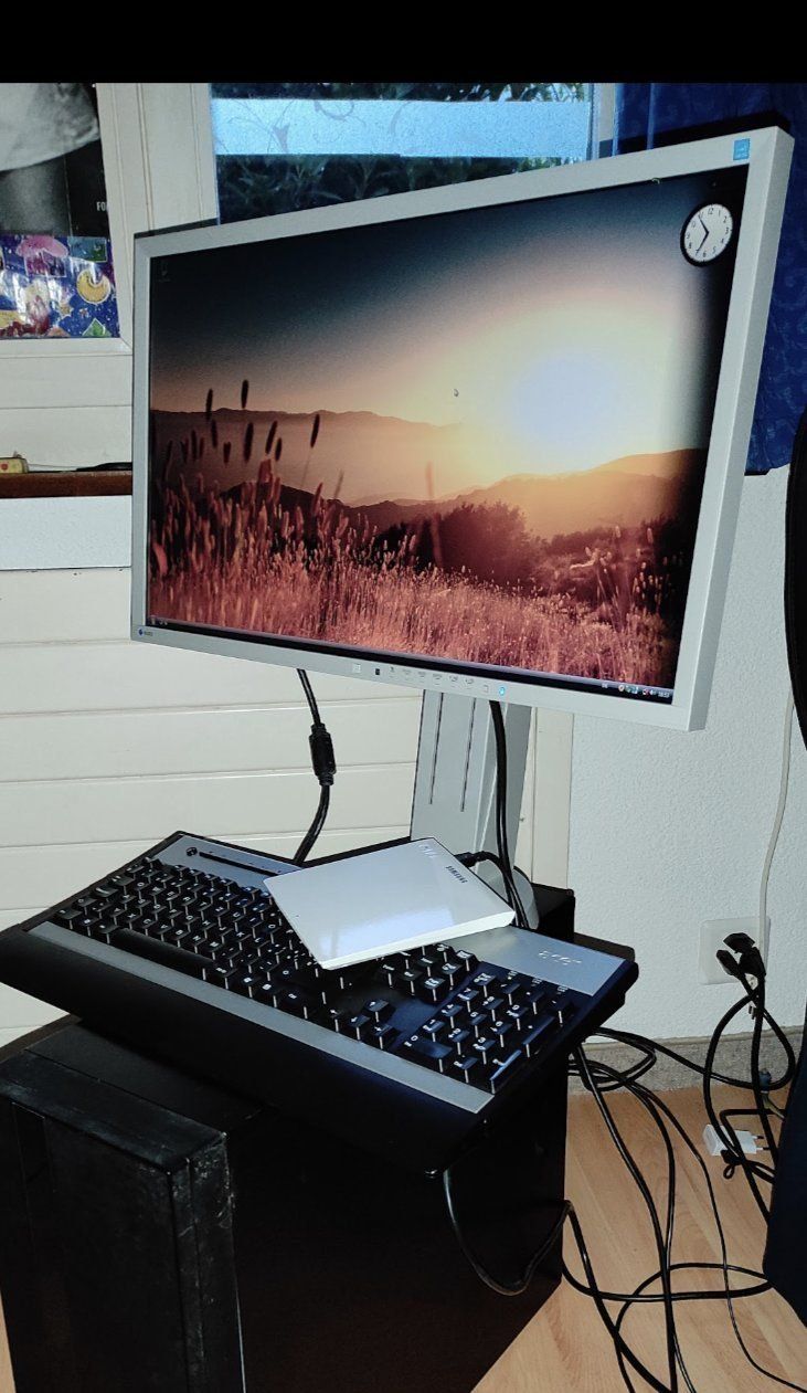 Eizo Monitor: Eizo FlexScan EV2316W - 23" Monitor – Usato da Lausanne venduto da jam_2yx7 6