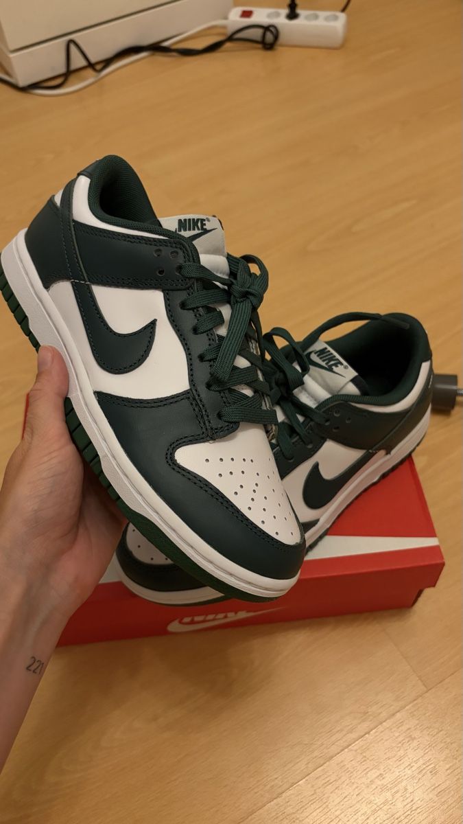 Nike Scarpe da uomo: Nike Dunk Low weiss-grün Grösse 38 neu – Nuovo (secondo la descrizione) da Glis venduto da ninjaschnydrig 2