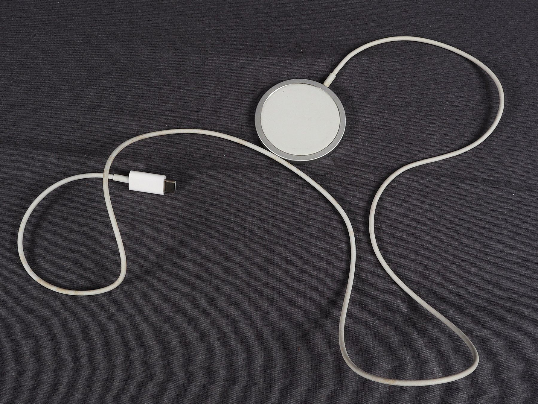 Apple Câbles: MAGSAFE Ladekabel 1M. – D'occasion à Steinen par Restwert_Steinen