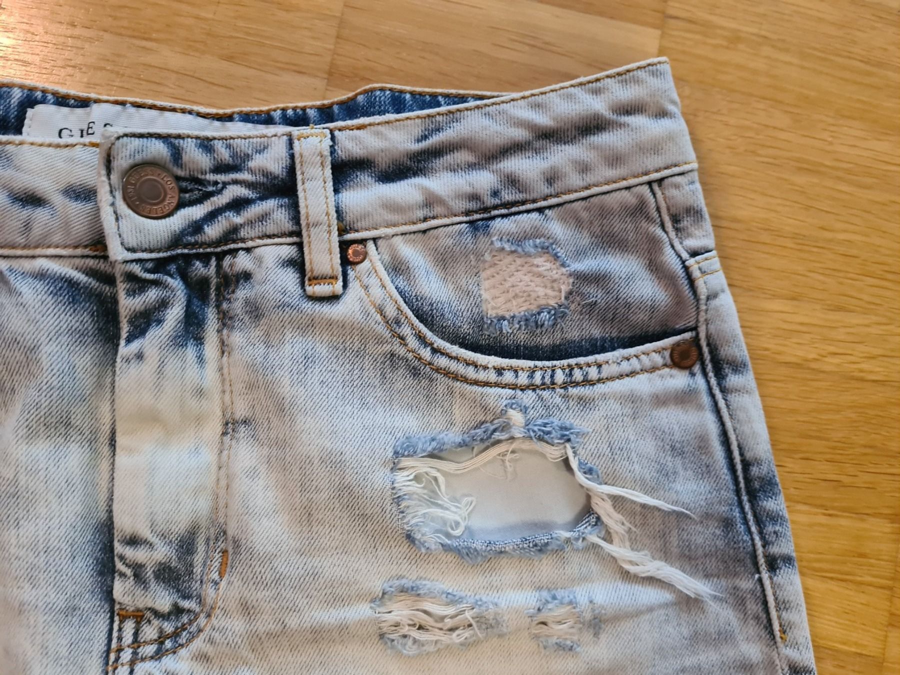 Guess Gonne: Guess Minirock Gr. 27 – Usato da Jona venduto da Good_luck_ 3