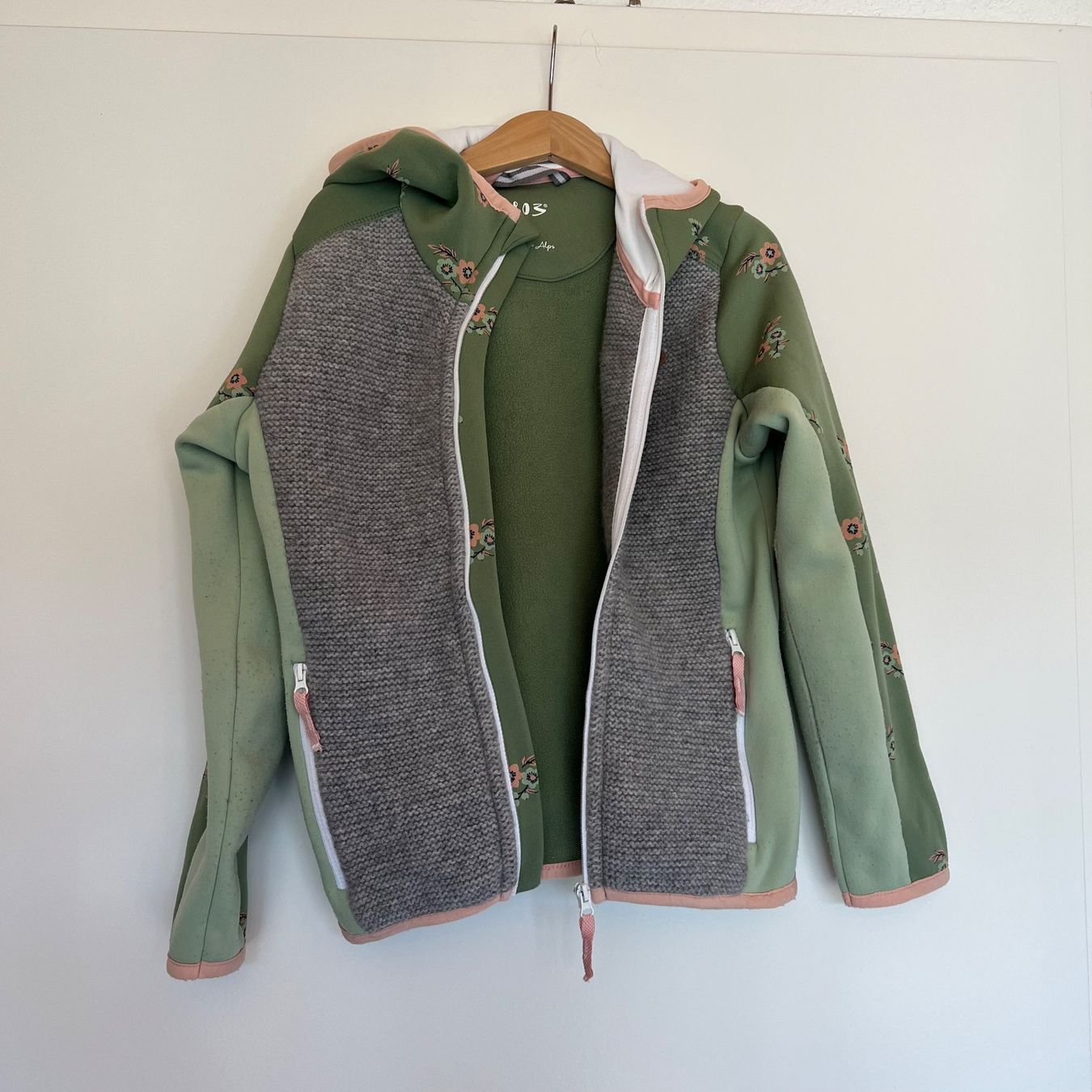 Giacche & Cappotti: Kinder Softshelljacke Grösse 128 Born in the Alps – Usato da Steinmaur venduto da HenSaa