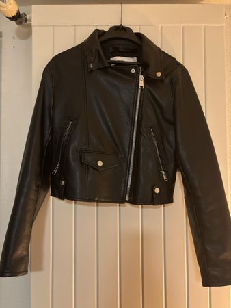 Bershka Kunstlederjacke schwarz neuwertiger Zustand