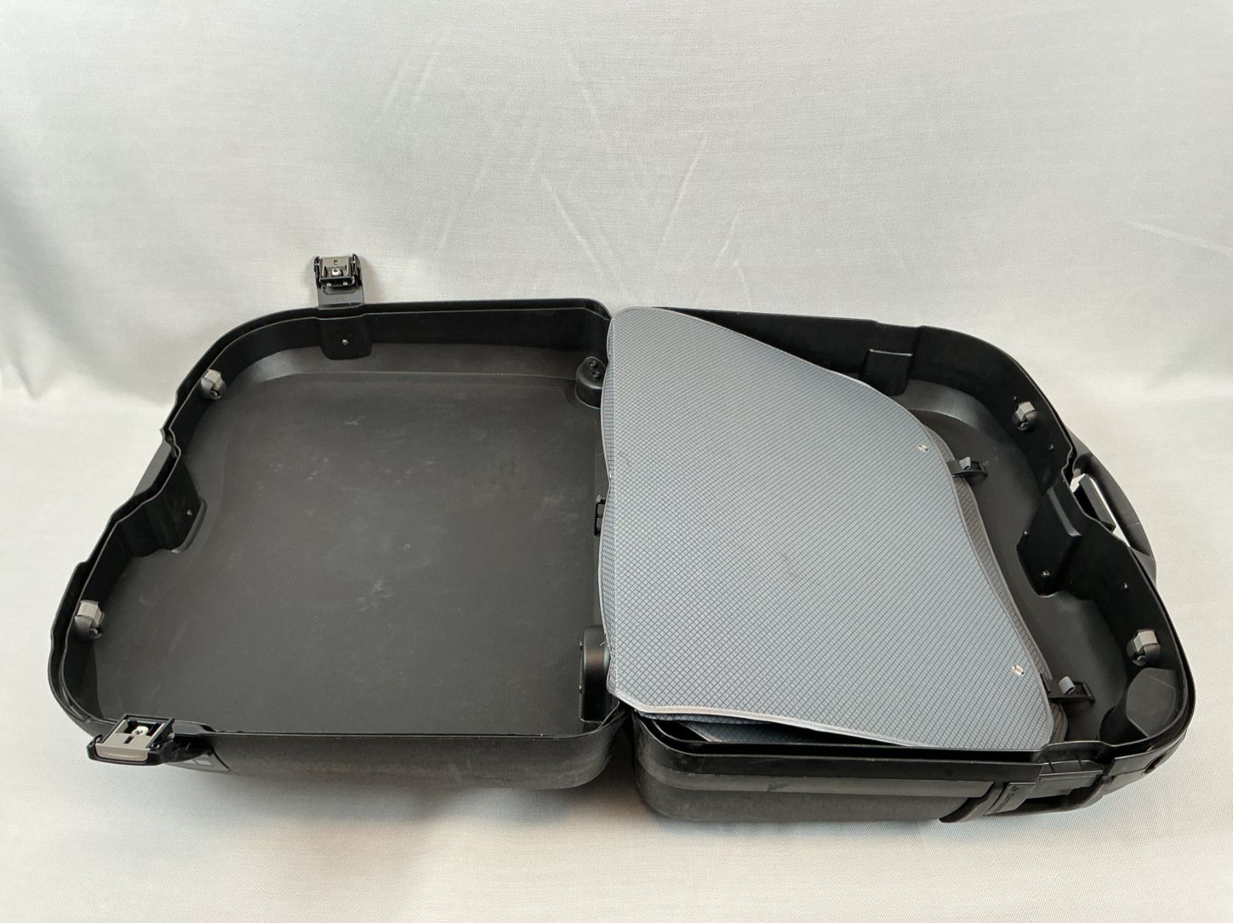 Samsonite Reisekoffer: SAMSONITE Hartschalen Roll - Koffer – Gebraucht aus Richterswil von Restwert_Richterswil 1