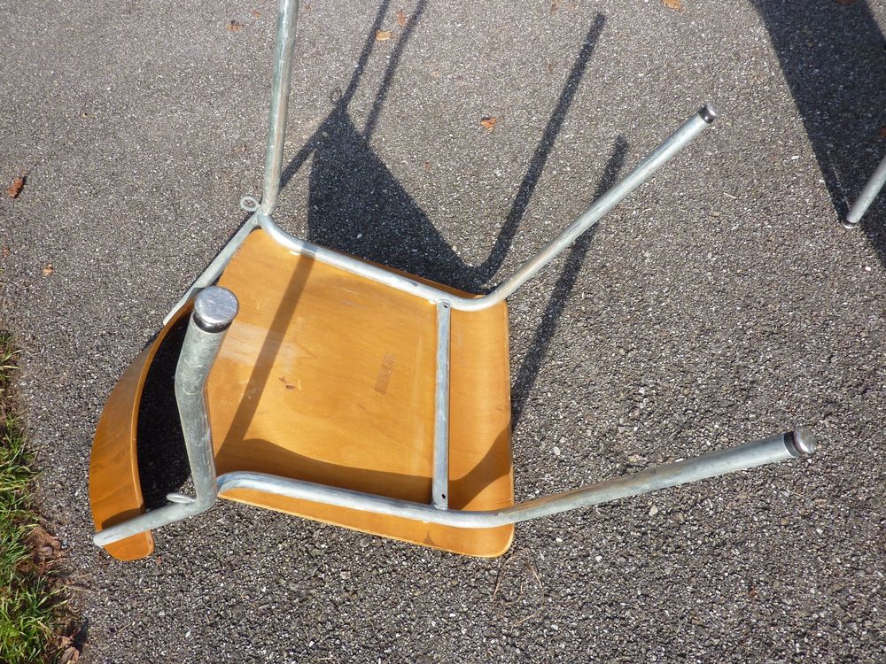50 Stühle Holzstühle Stapelstühle Seminarstühle stapelbar 3