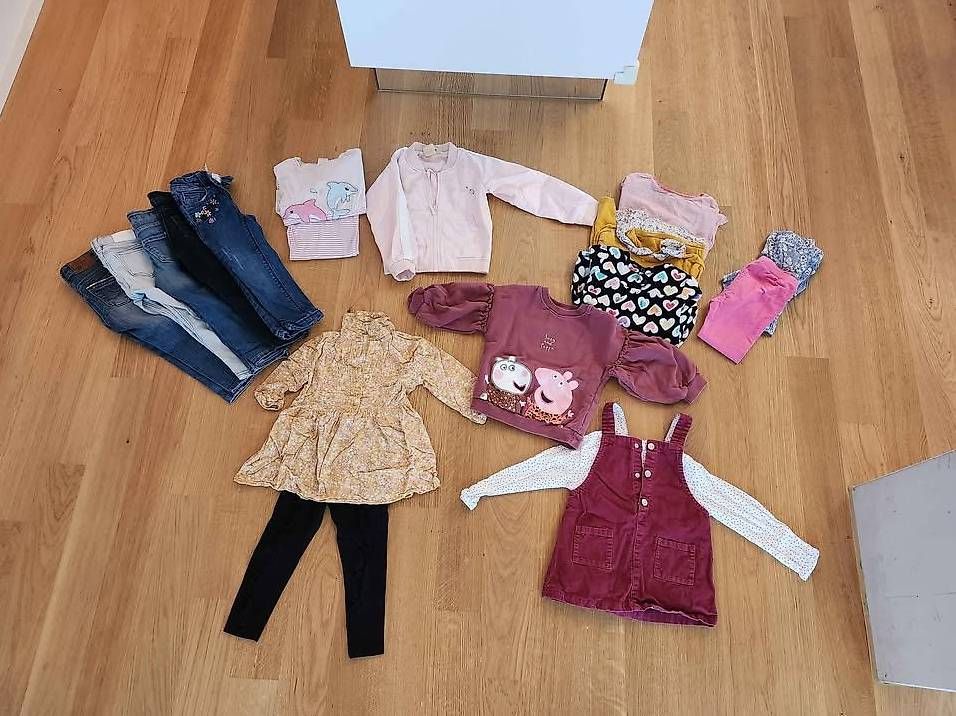 Lotti & Set di vestiti: Kleiderpaket Grösse 98 – Usato da Winterthur venduto da kyubi