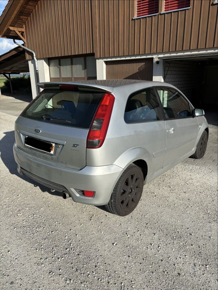 Ford Automobili: Ford Fiesta 2.0 ST 150 – Usato da Mühledorf BE venduto da ben_6sy2 2