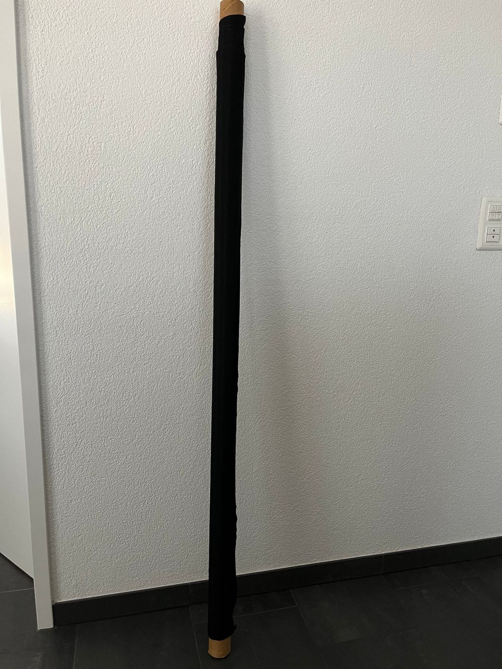 Tessuti: Futterstoff schwarz auf Rolle  250x135cm - SchnäppchenPreis – Nuovo (secondo la descrizione) da Kappel SO venduto da siebenmeilenstiefel 1