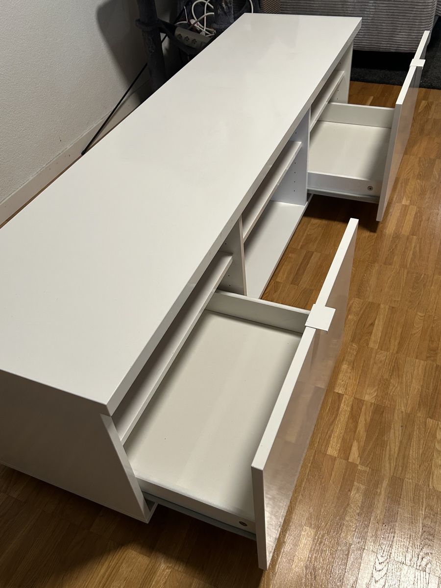 Ikea Mobili TV: Fernsehmöbel BYAS zu verkaufen – Usato da Wittnau venduto da dylansen 2