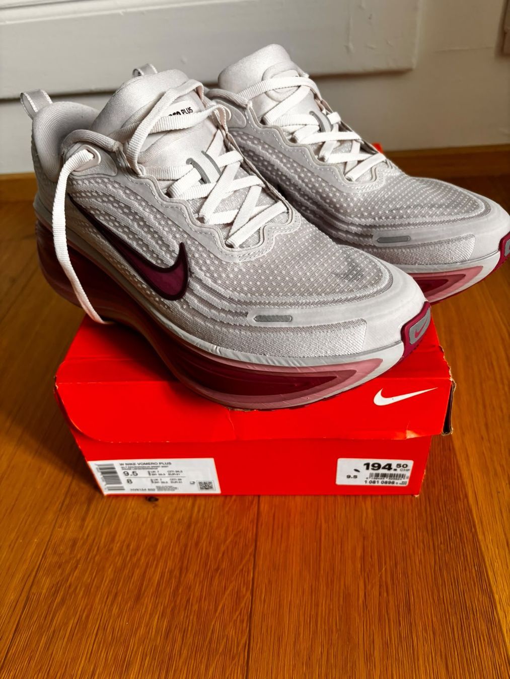 Nike Scarpe da donna: Nike Vomero Plus Neuves – Nuovo e nell'imballaggio originale da Romainmôtier venduto da val_r8sn
