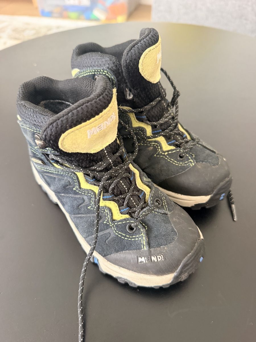 Meindl Chaussures garçon: Meindl Wanderschuhe Gr 28  – D'occasion à Schindellegi par Caro20100