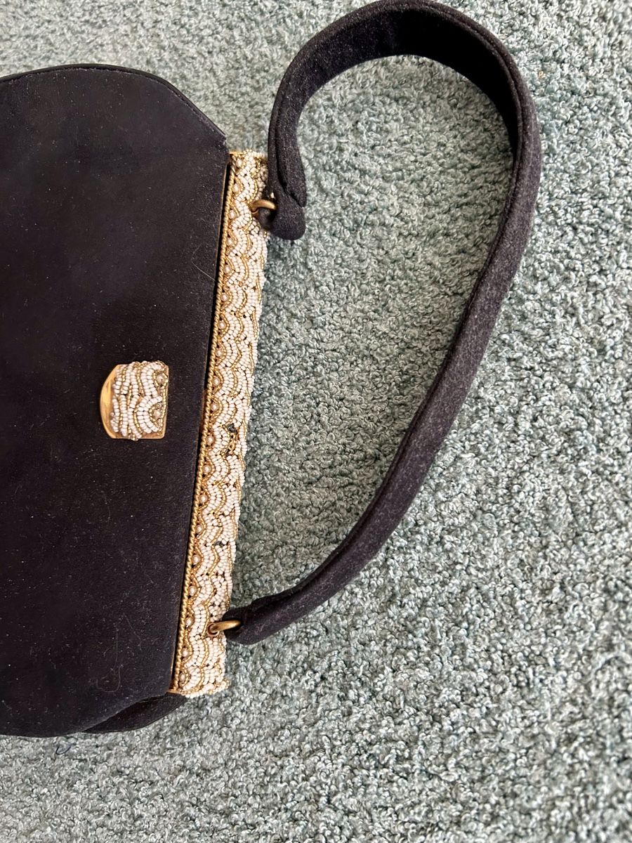 Borse da donna: Edle schwarze Tasche aus Samt – Usato da Zürich venduto da ann_5b6d 4