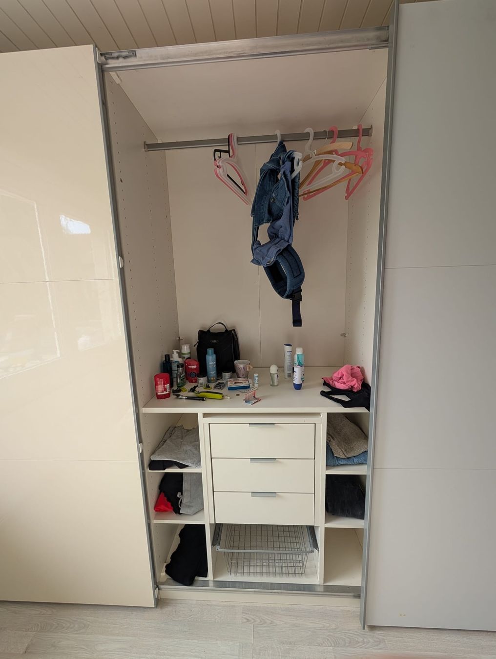 Jutzler Armadi: Jutzelerschrank – Usato da Kirchdorf BE venduto da romsch74 1