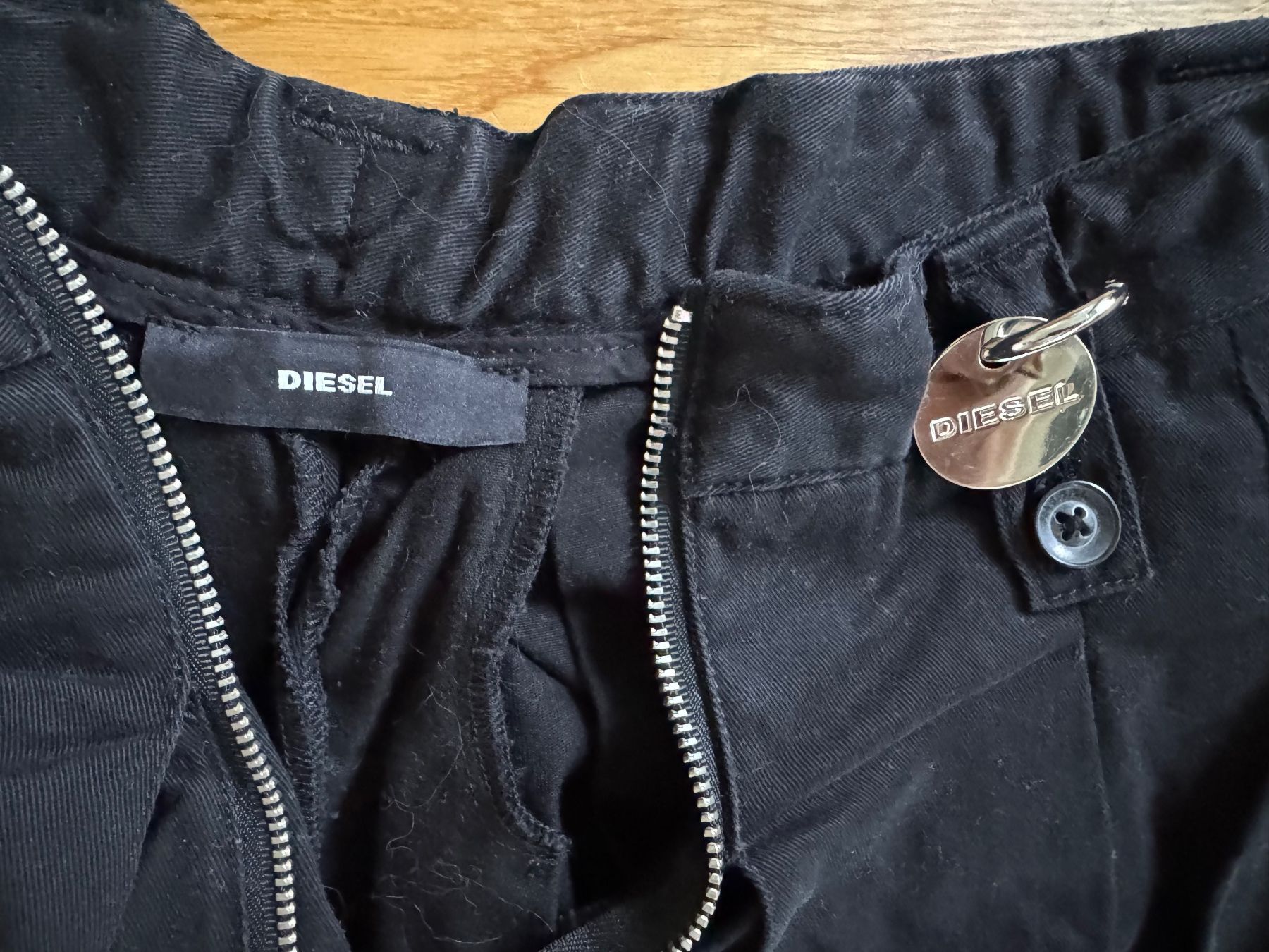 Diesel Kleiderpakete & -sets: Diesel Rock und Shirt – Gebraucht aus Zürich von froschchen79 2