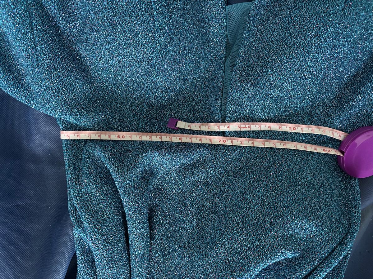 Kleider: Abendkleid – Neu (gemäss Beschreibung) aus Küssnacht am Rigi von Wir-3 3