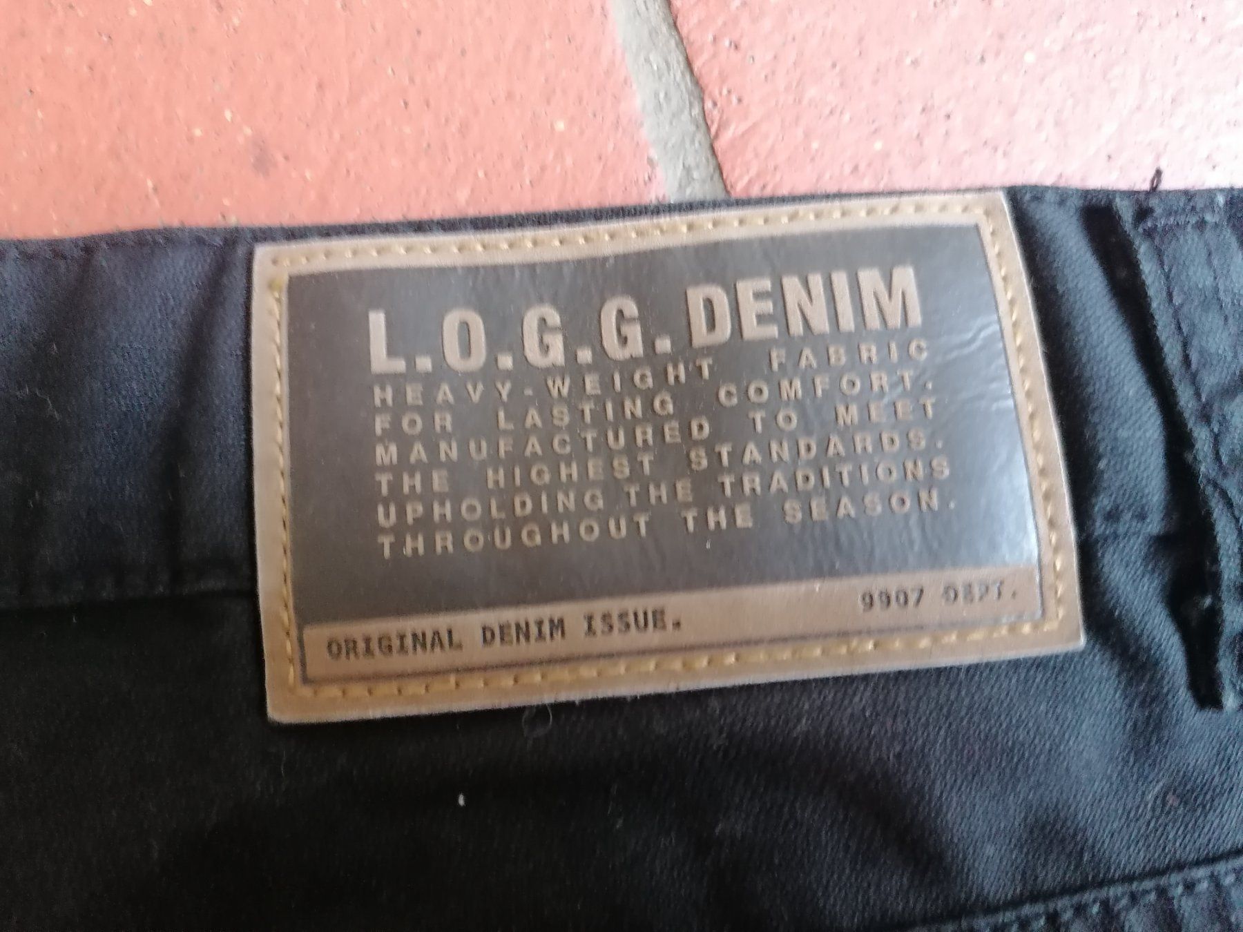 H&M Jeans: Jeans Mann schwarz h&m 33/34 – Usato da Bedigliora venduto da Dolcezza0 4