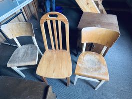 3 alte Stühle