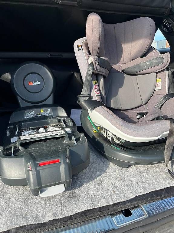 Seggiolini per auto: Siège auto bébé, enfant + base isofix – Usato da Kerzers venduto da nausicaaviggia 1