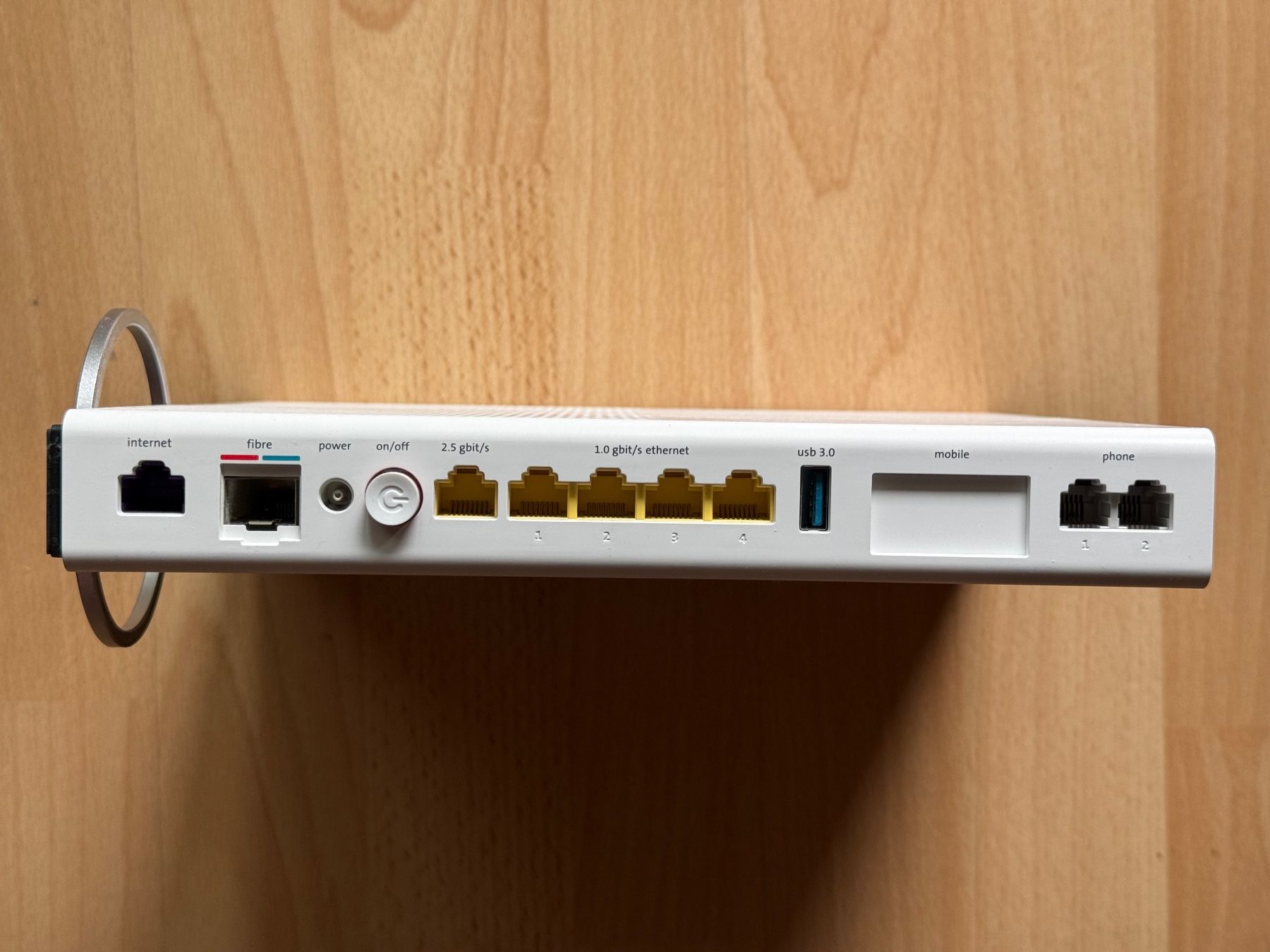 Swisscom Modem & Router: Swisscom Internet Box 3 und TV-Box 5 – Usato da Schüpfen venduto da ma_al 2