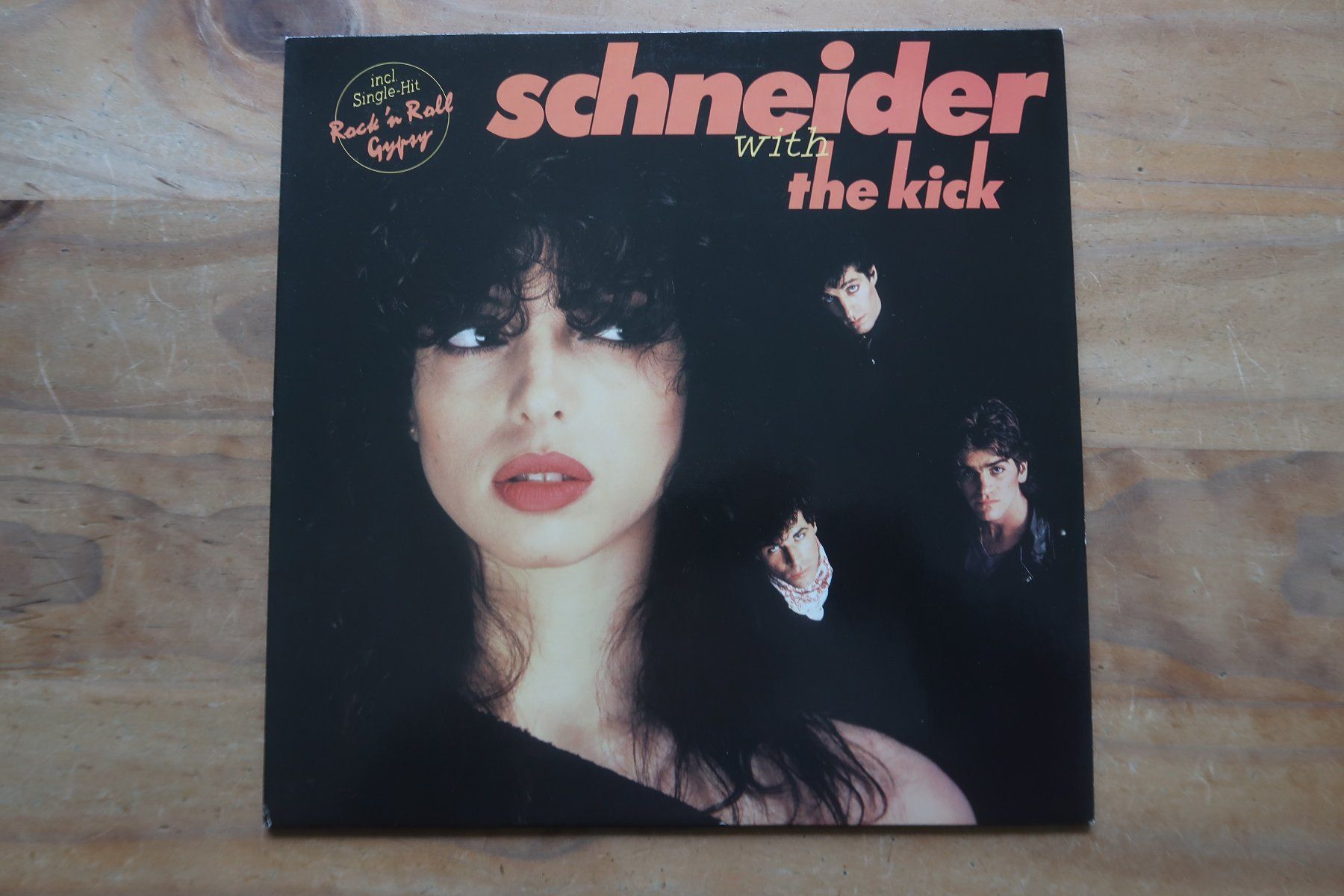 Dischi in vinile: HELEN SCHNEIDER - WITH THE KICK - VINYL LP – Usato da Basel venduto da Patiscat