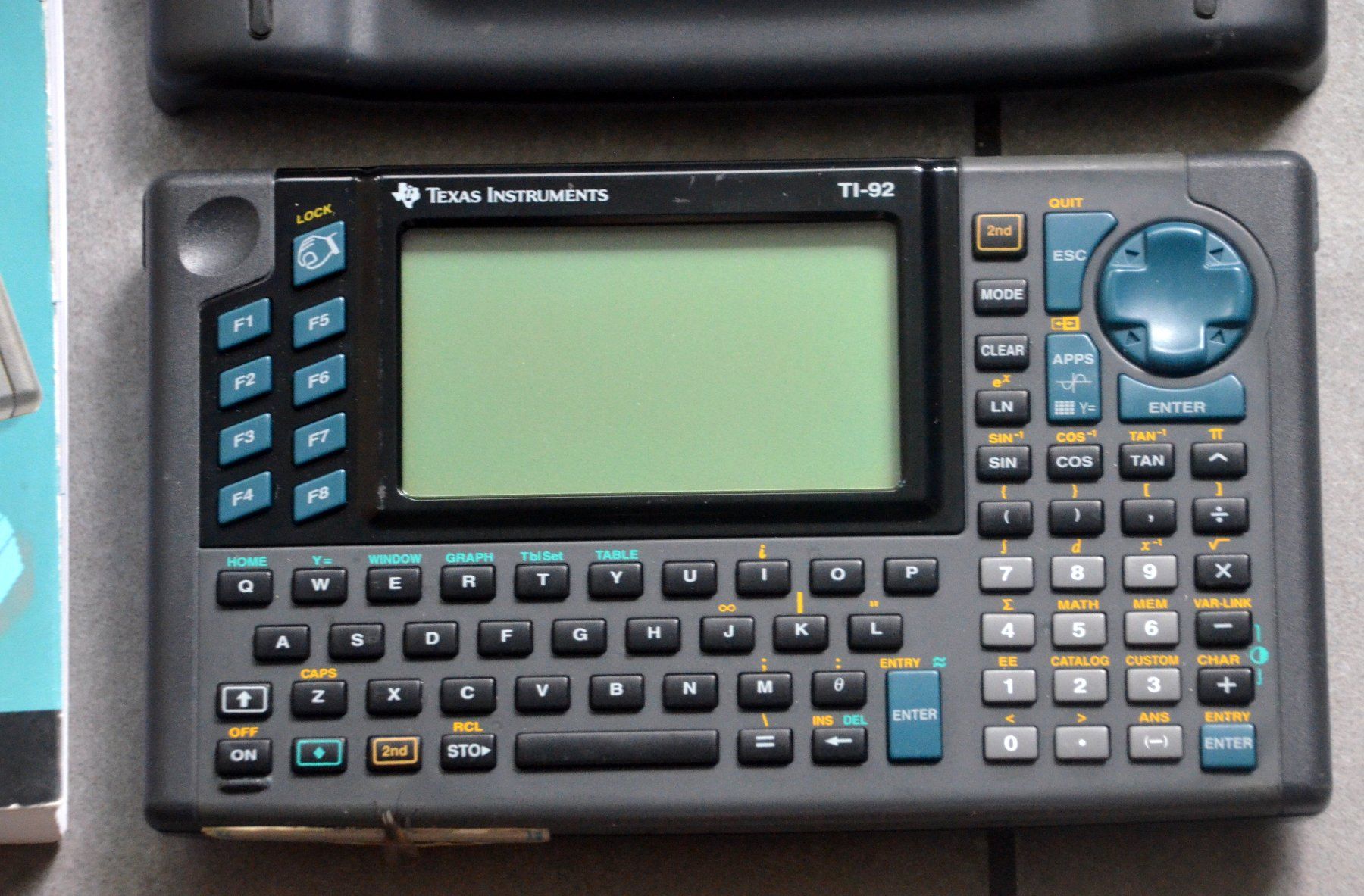 Texas Instruments Taschenrechner: Texas Instruments TI 92 Taschenrechner / calculatrice – Gebraucht aus Collonges von arashee 3