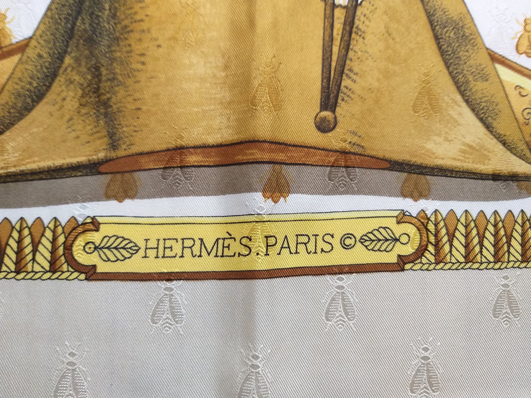 Hermès Foulard & Sciarpe: HERMES "NAPOLEON" CARRE 90 CM – Usato da Cossonay-Ville venduto da Les_1001_perles 2