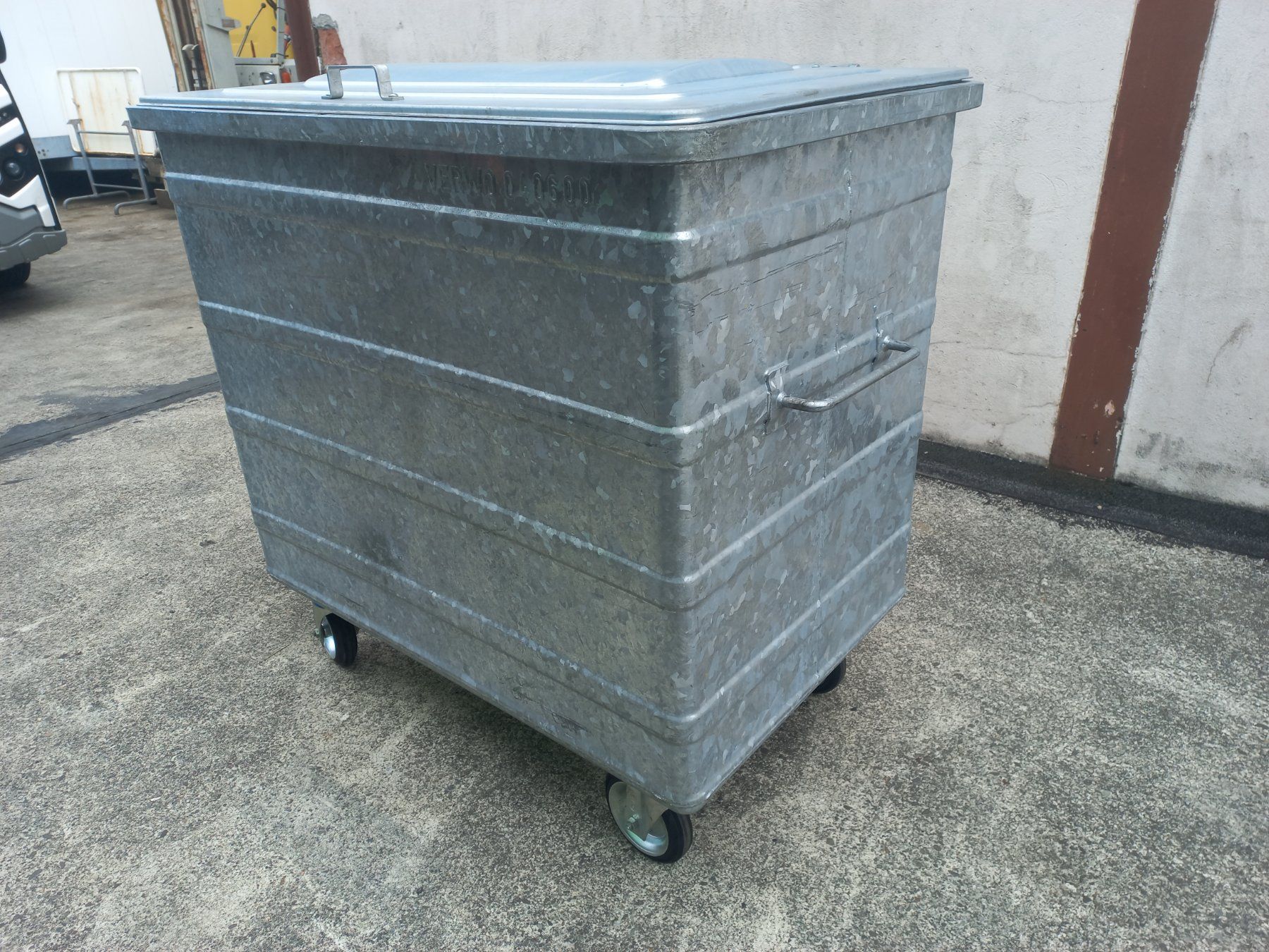 Altro per Ufficio & Commercio: Abfallcontainer Kehrichtcontainer Müllcontainer Container – Usato da Dulliken venduto da classiclerchdulliken