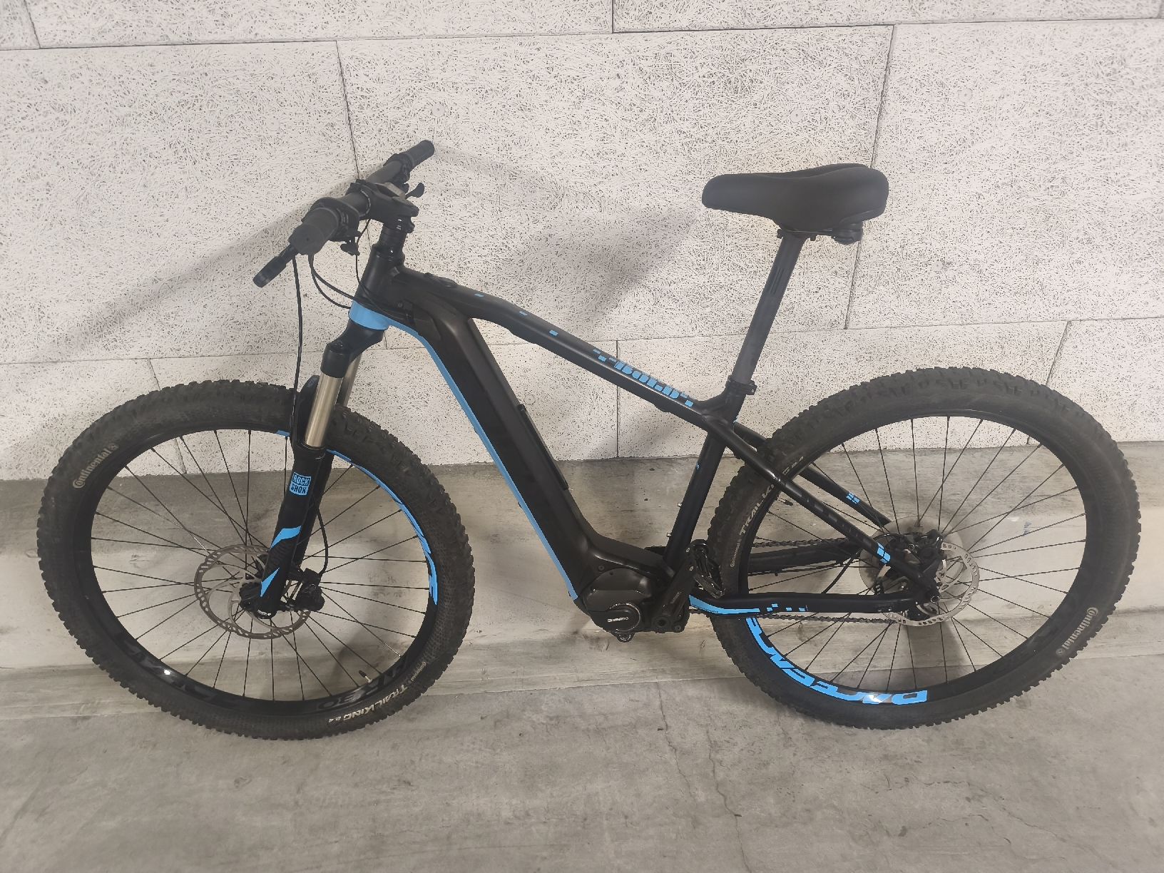 Focus Biciclette: Focus Bolt E-Bike Black Blue Grösse M  – Difettoso da Oberurnen venduto da Schneidi79