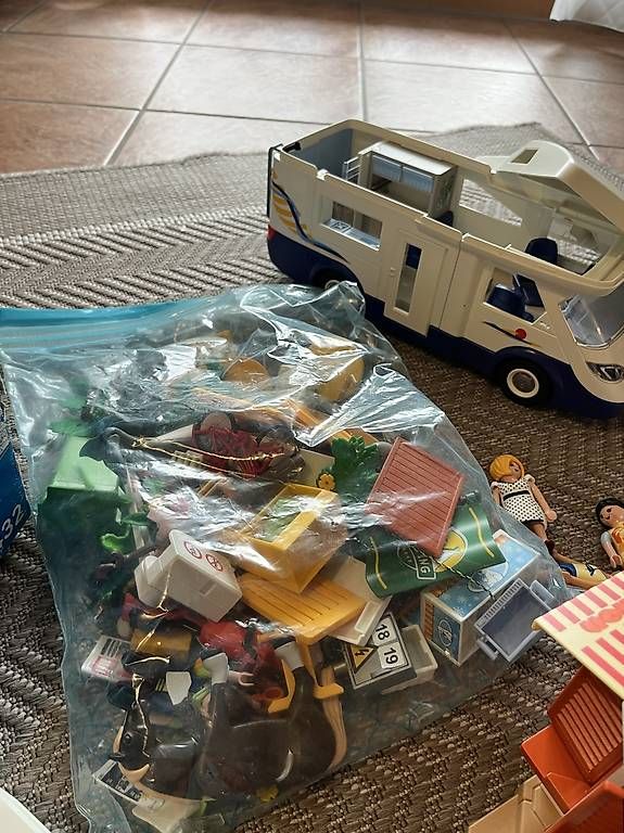 Spielzeuge: Playmobil Camping + Camper und Boot – Gebraucht aus Büren an der Aare von tadowa 3