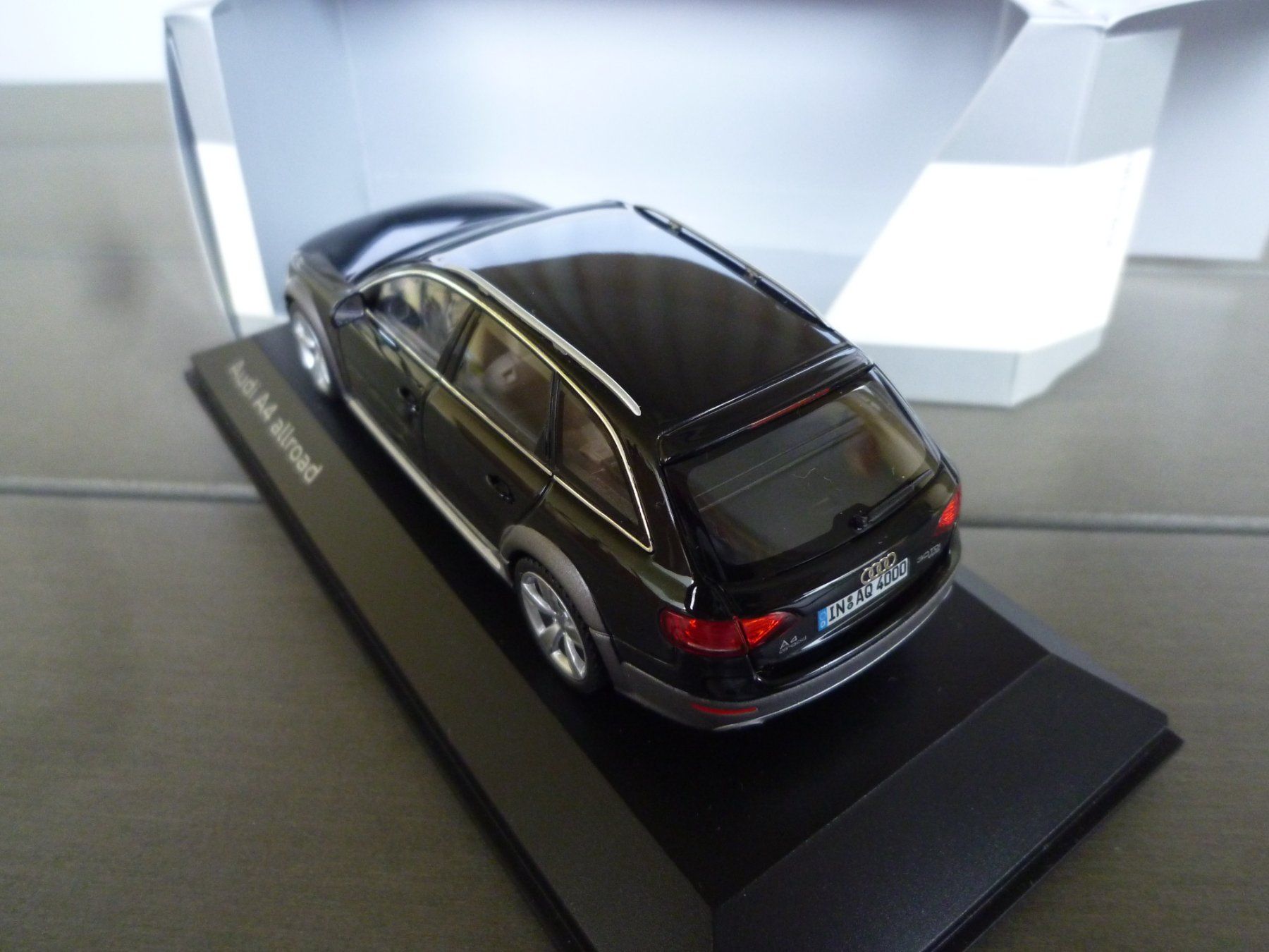 Audi Modellini d'auto: Audi A4 allroad – Nuovo e nell'imballaggio originale da Flawil venduto da Imperiosud 3