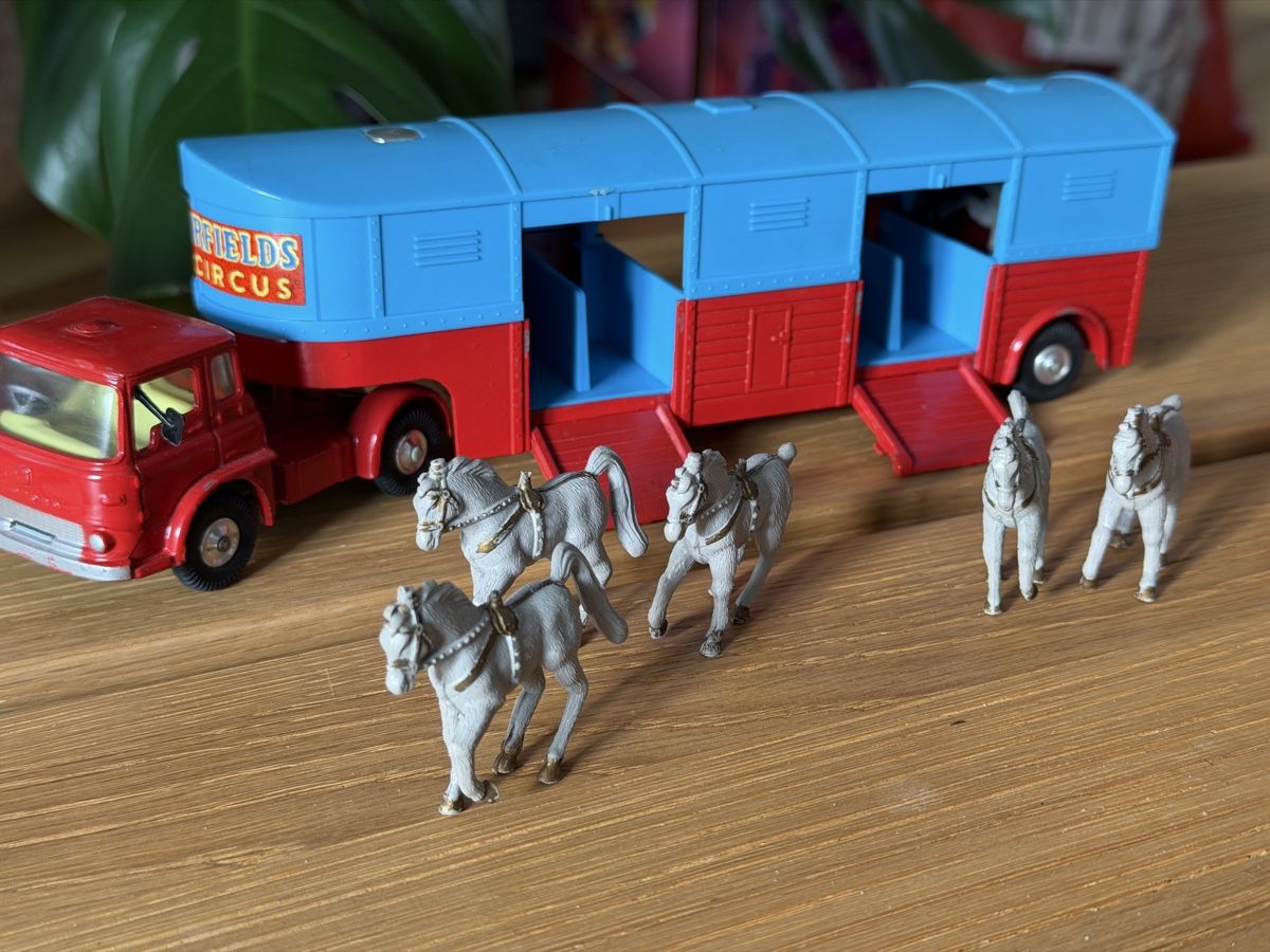 Corgi Toys Modellini d'auto: Corgi Major Toys 1123 Chipperfields circus – Usato da Strengelbach venduto da shihtzuliving_22 1