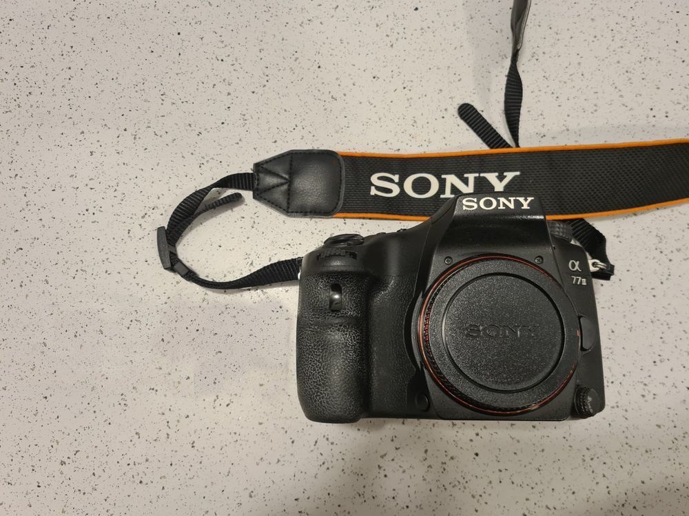 Sony Fotocamera: Sony Alpha 77 II Digitalkamera – Difettoso da Neuhausen am Rheinfall venduto da Boulderer
