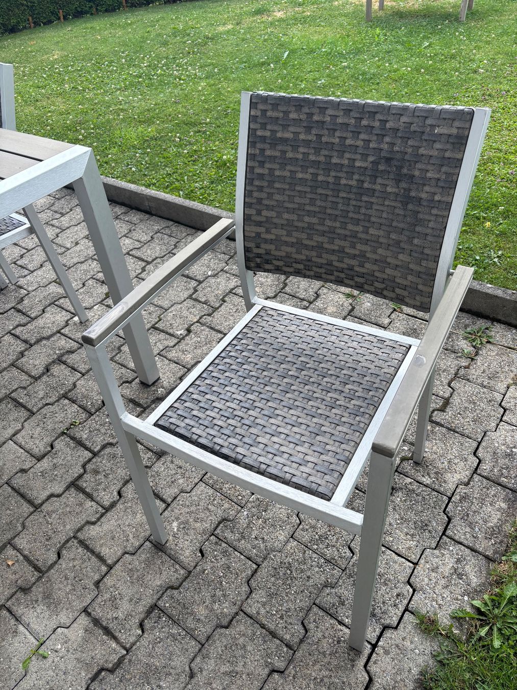Set di tavolo e panche: Gartentisch – Usato da Obbürgen venduto da Bimbofraenzi 2